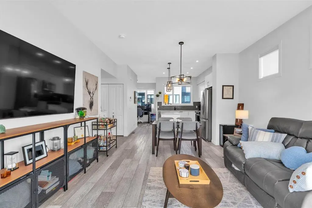 316 Corner Glen Circle NE