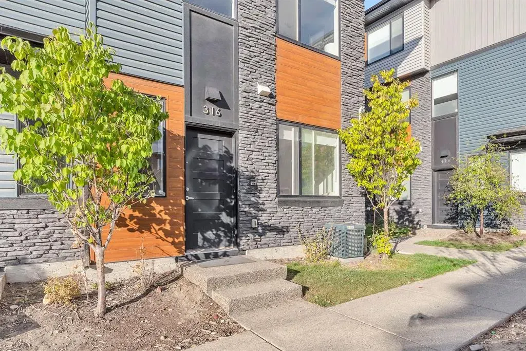 316 Corner Glen Circle NE