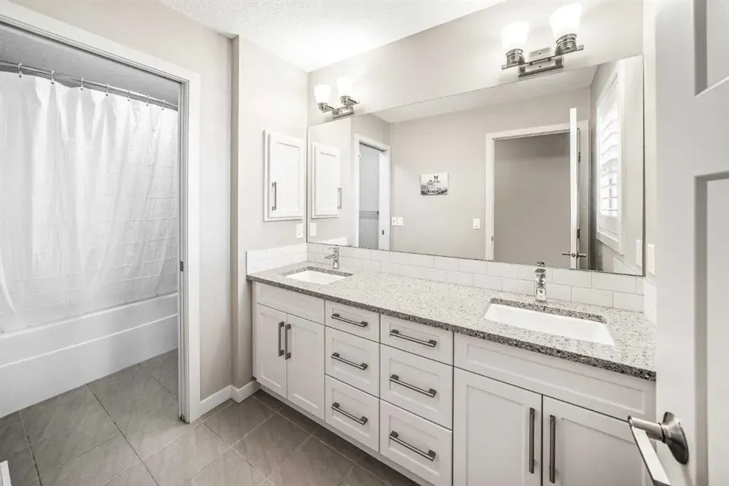 220 Auburn Meadows Crescent SE