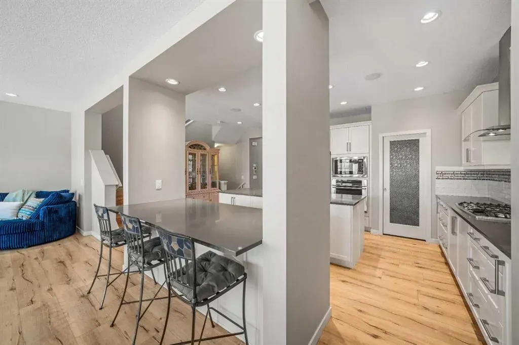 220 Auburn Meadows Crescent SE