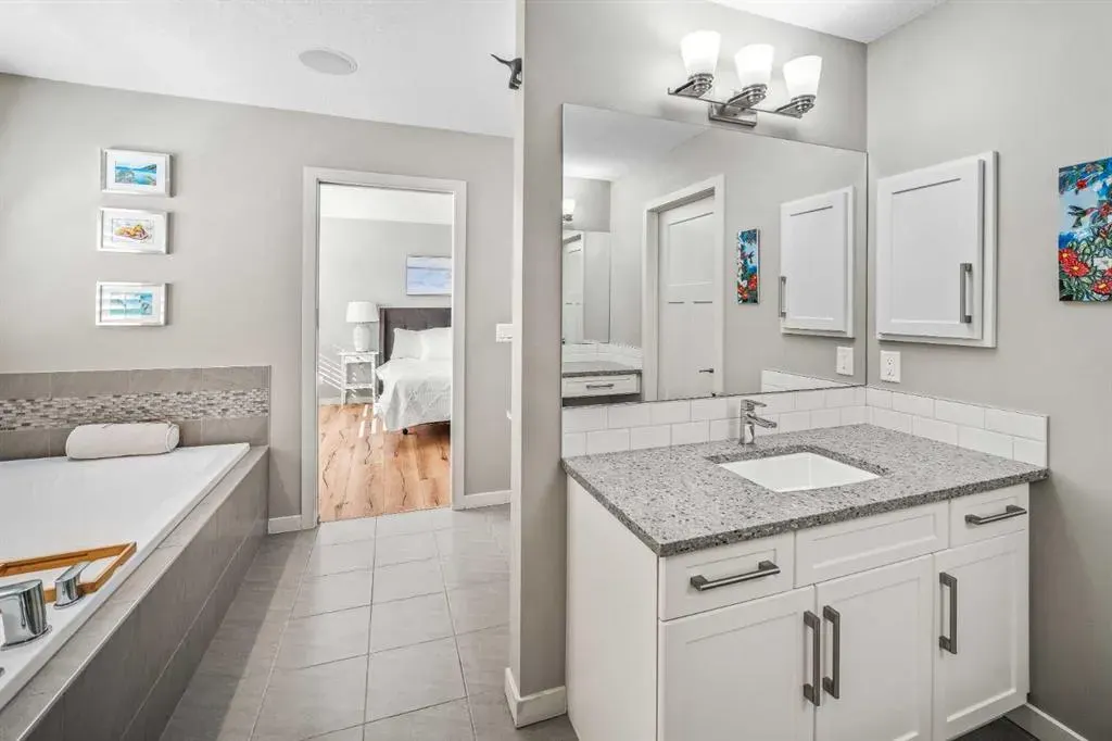 220 Auburn Meadows Crescent SE
