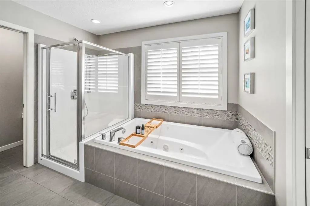 220 Auburn Meadows Crescent SE