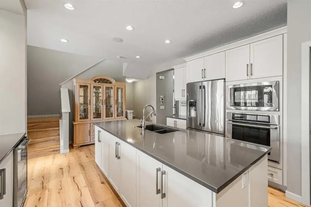 220 Auburn Meadows Crescent SE