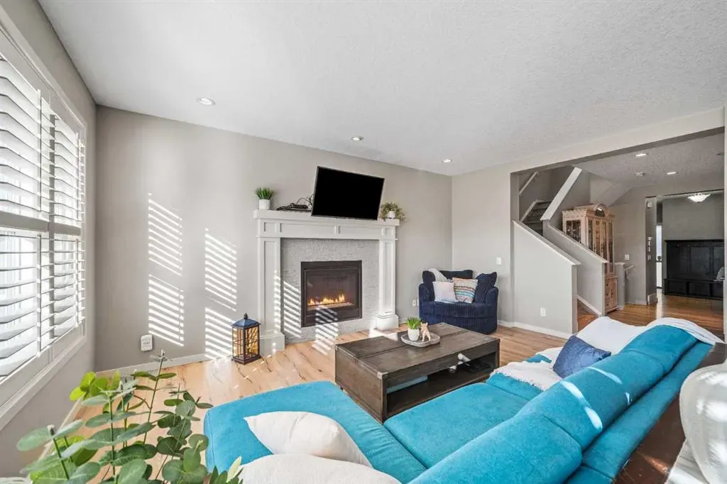 220 Auburn Meadows Crescent SE