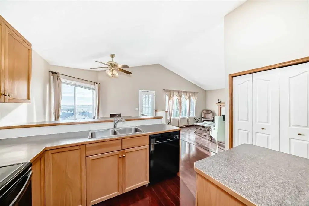 61 Royal Birch Grove NW