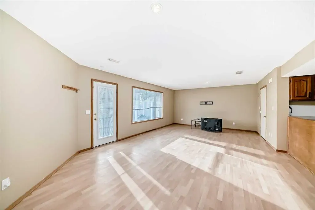 61 Royal Birch Grove NW