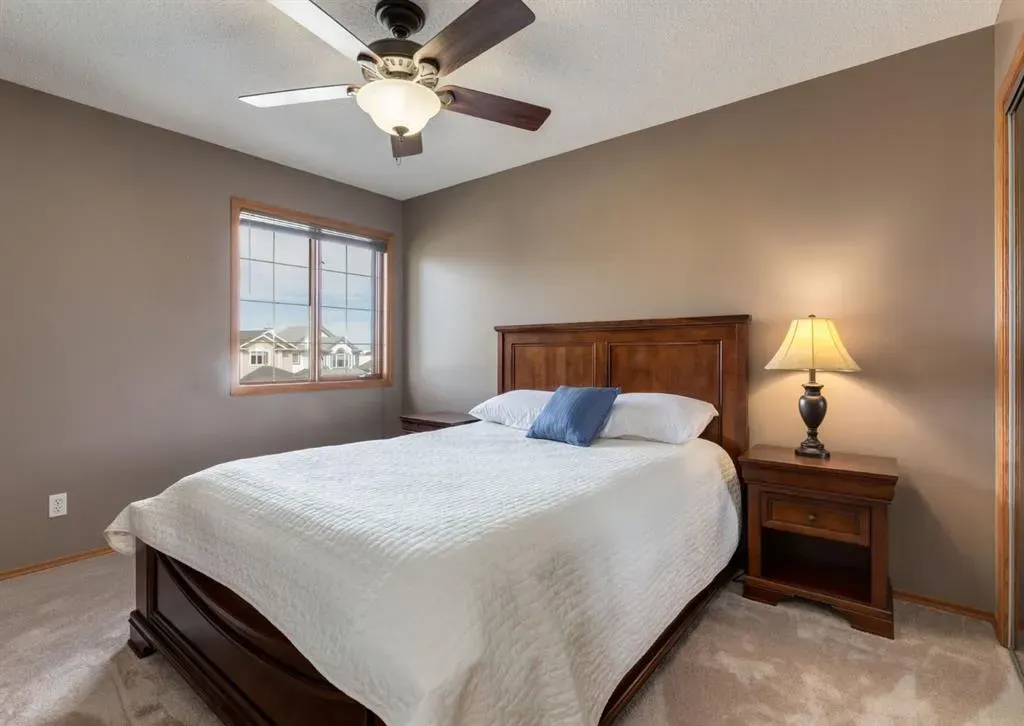 64 Hidden Ridge Close NW