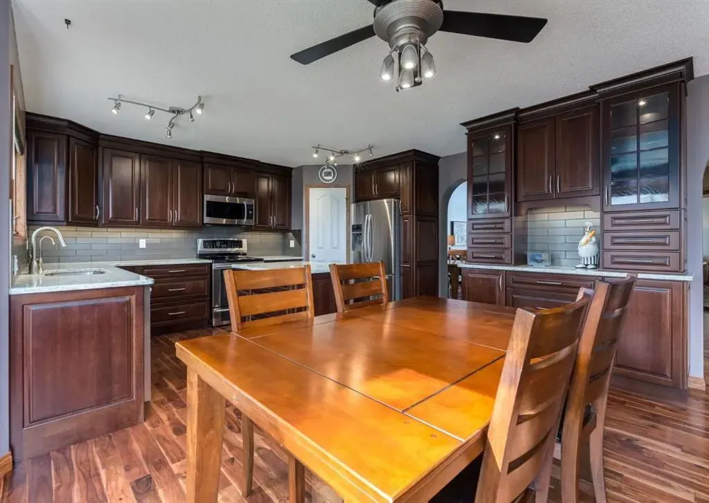 64 Hidden Ridge Close NW