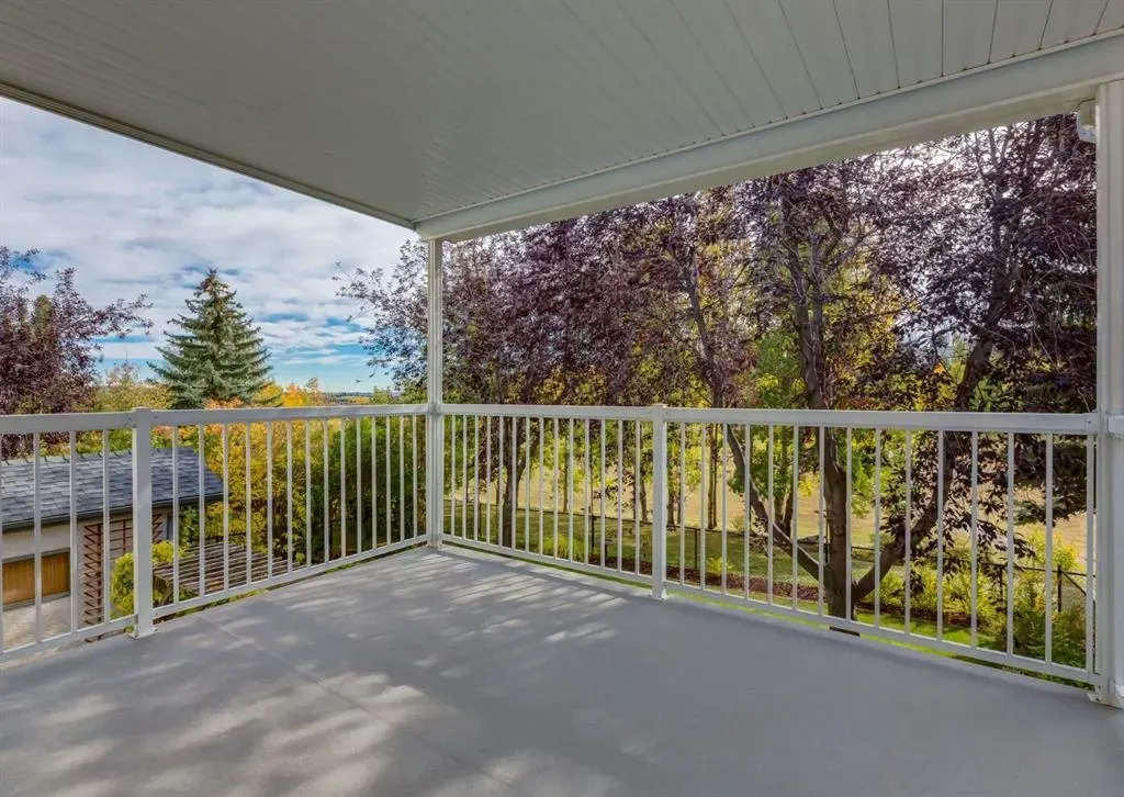 64 Hidden Ridge Close NW
