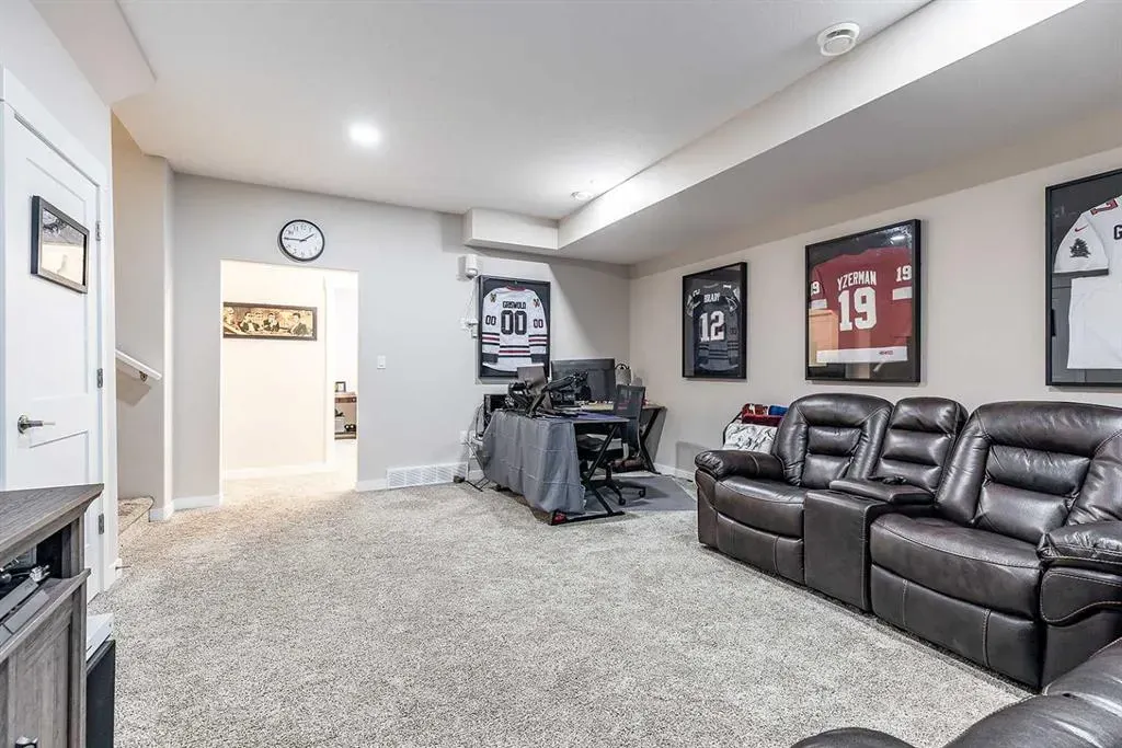 258 Ranchview Crescent NE