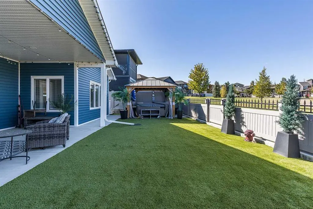 258 Ranchview Crescent NE