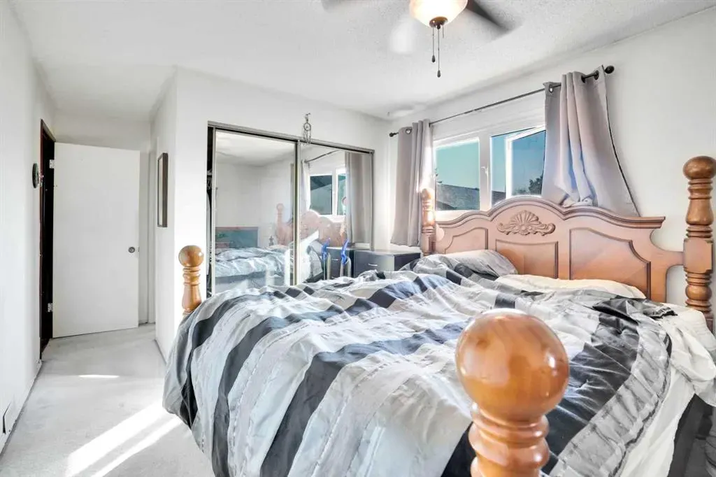 4764 Rundlewood Drive NE