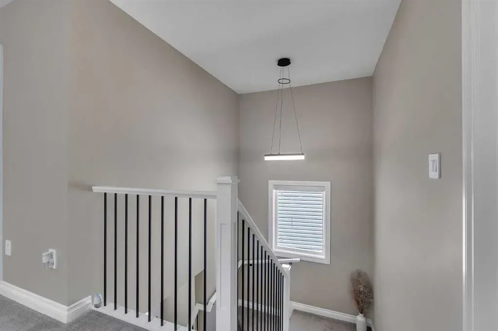 521 Corner Meadows Way NE