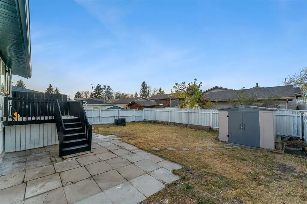 352 Lysander Place SE