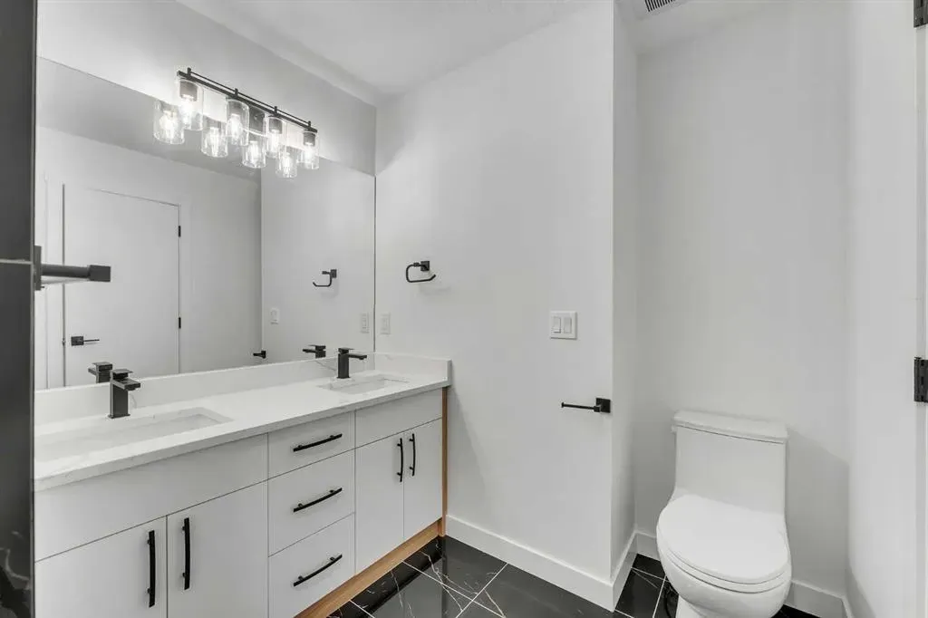 352 Lysander Place SE
