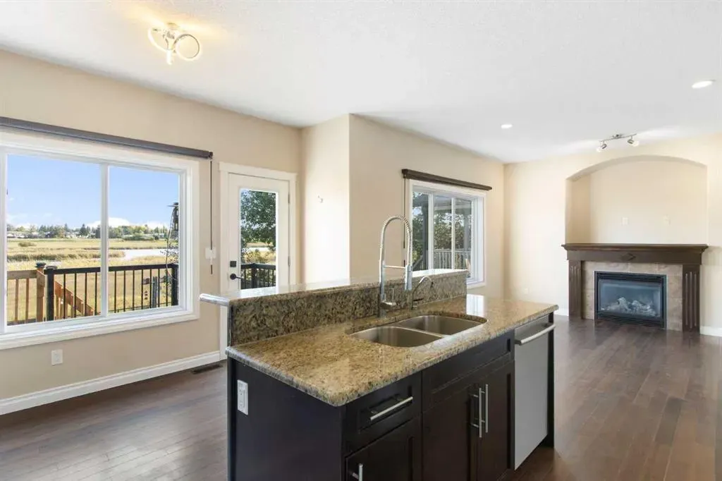 100 Lakeside View