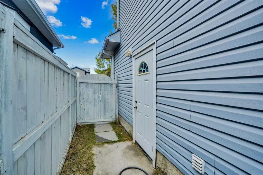 137 Martin Crossing Manor NE