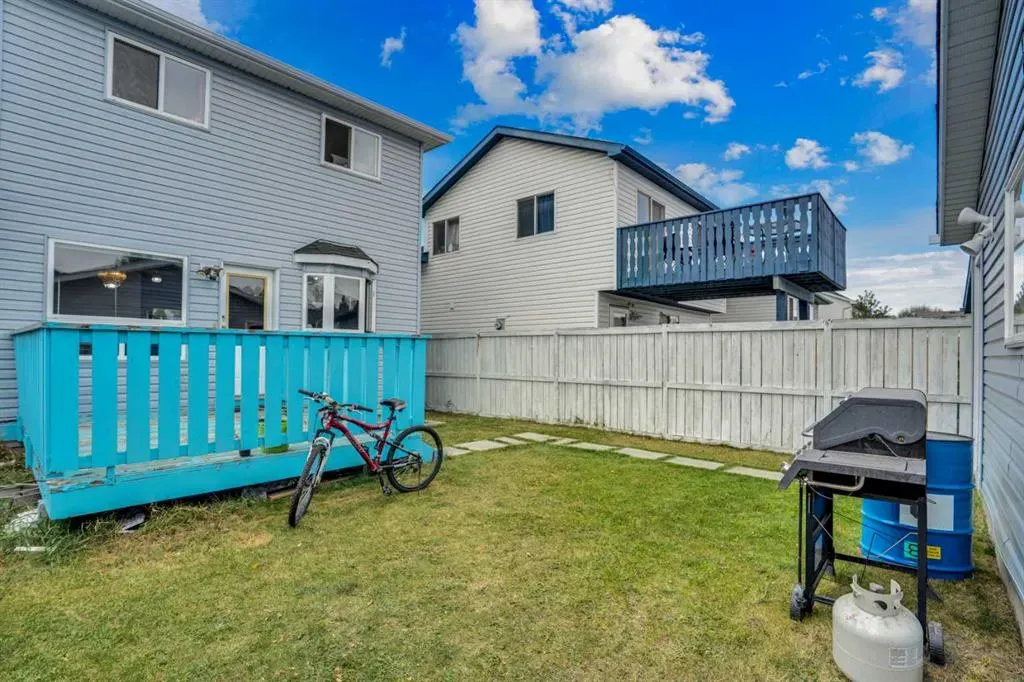 137 Martin Crossing Manor NE