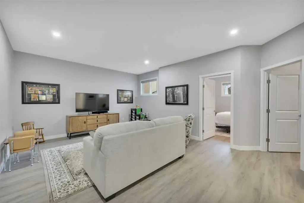 32 Cameron Close