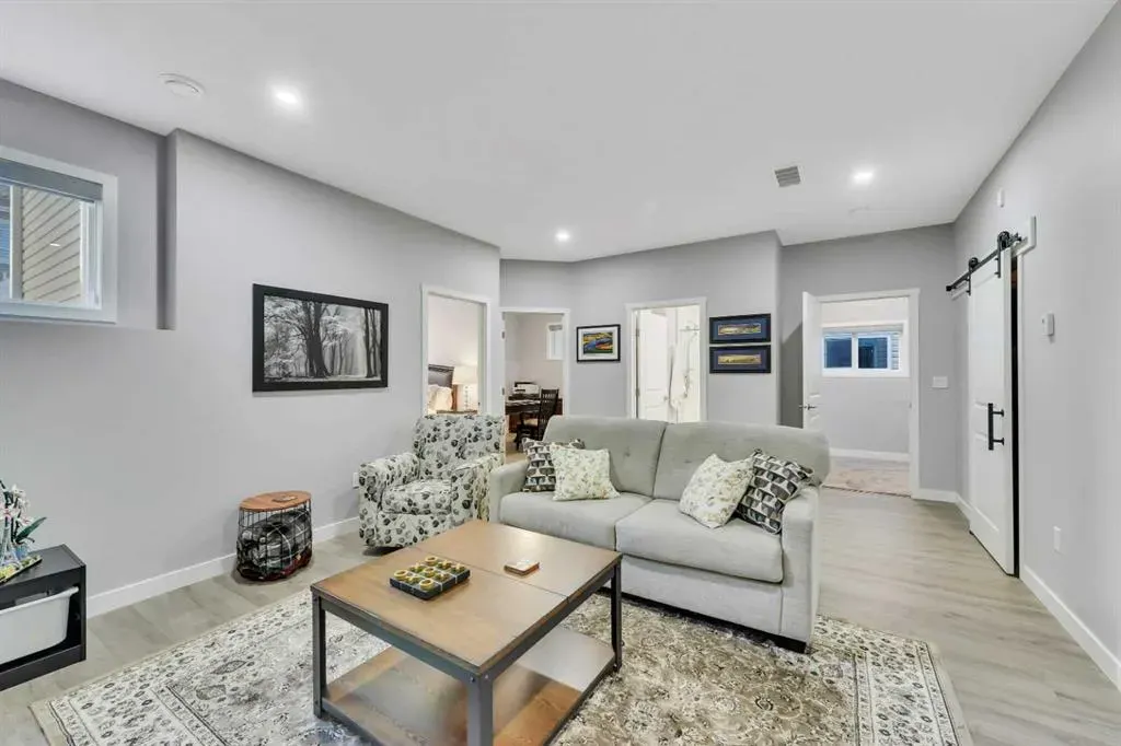 32 Cameron Close