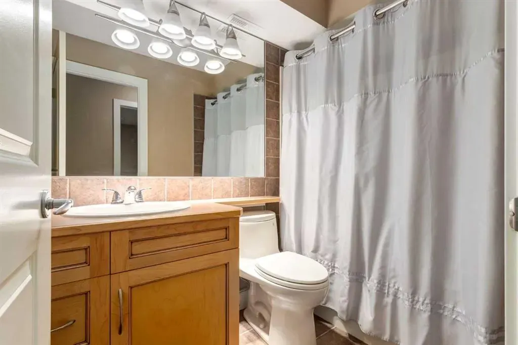 230 Discovery Ridge Boulevard SW