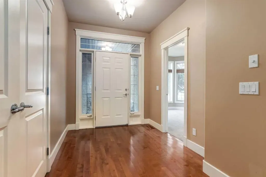 230 Discovery Ridge Boulevard SW
