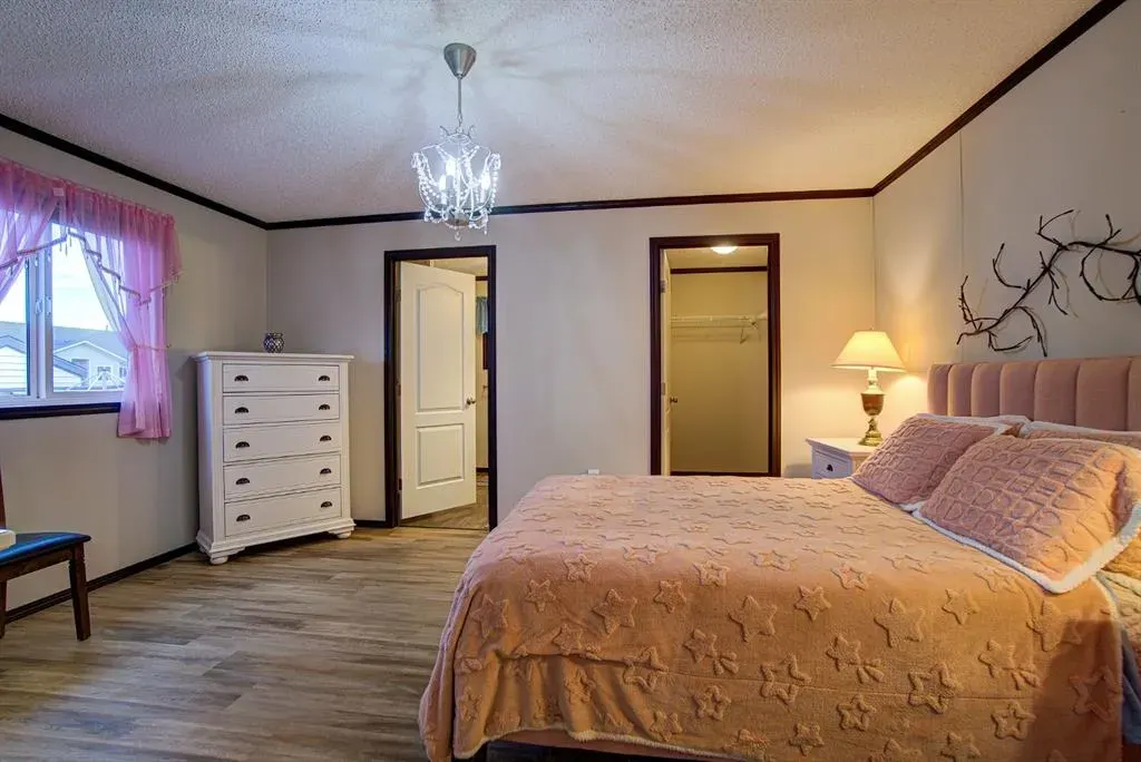 32 Westover Crescent