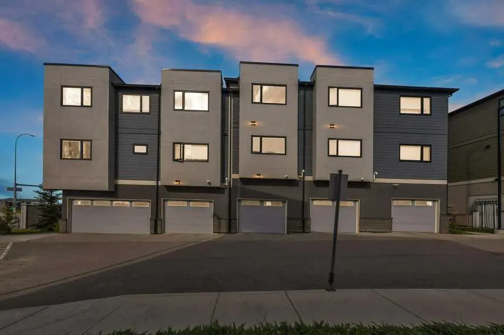 218 Sherwood Square NW, #903