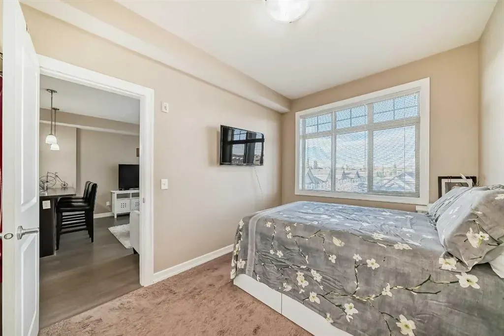 117 Copperpond SE, #301