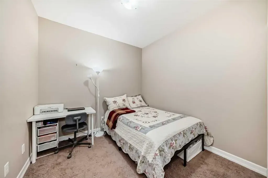 117 Copperpond SE, #301