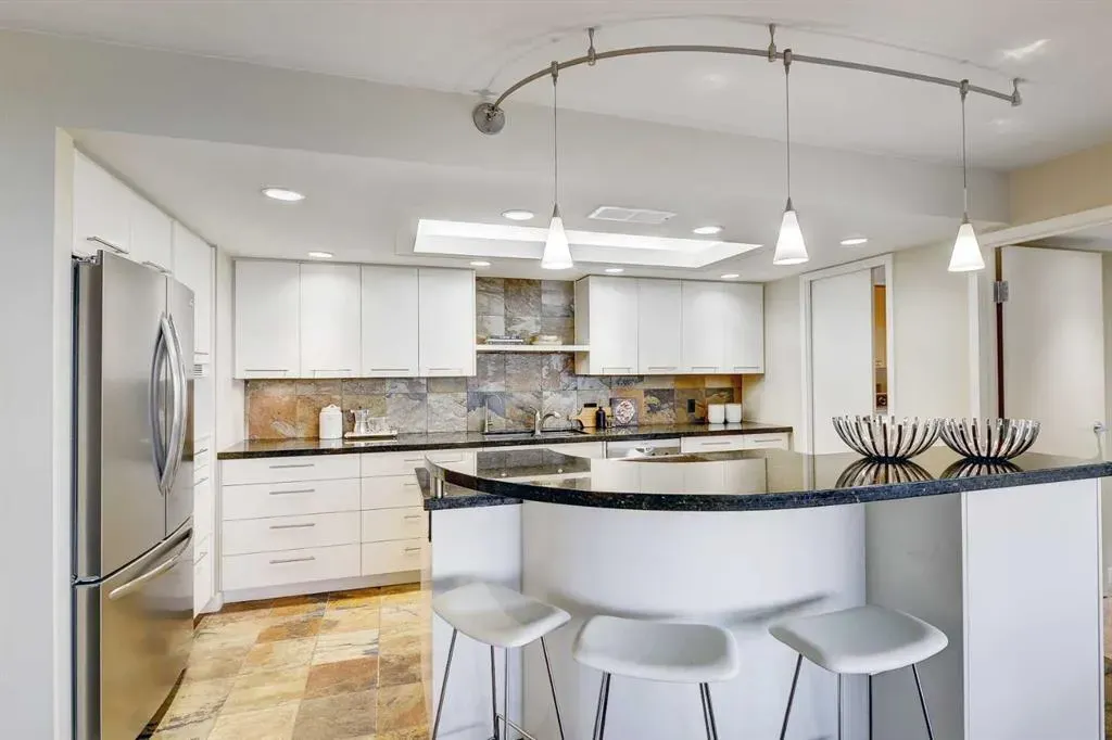 318 26 Avenue SW, #1605