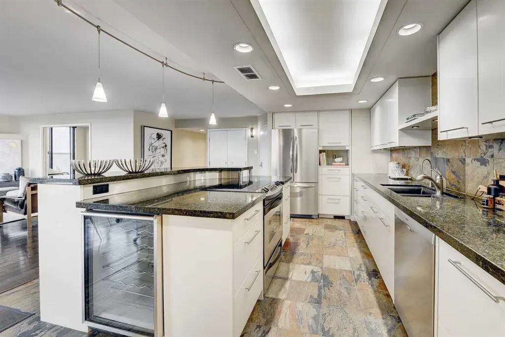 318 26 Avenue SW, #1605