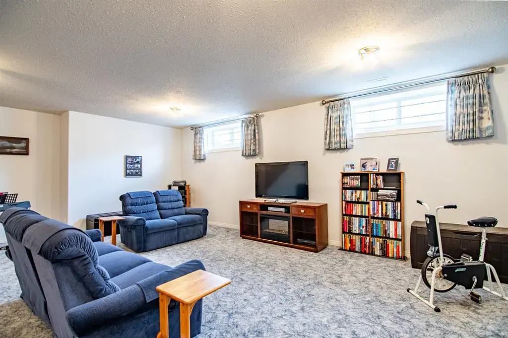 8 Oswald Close
