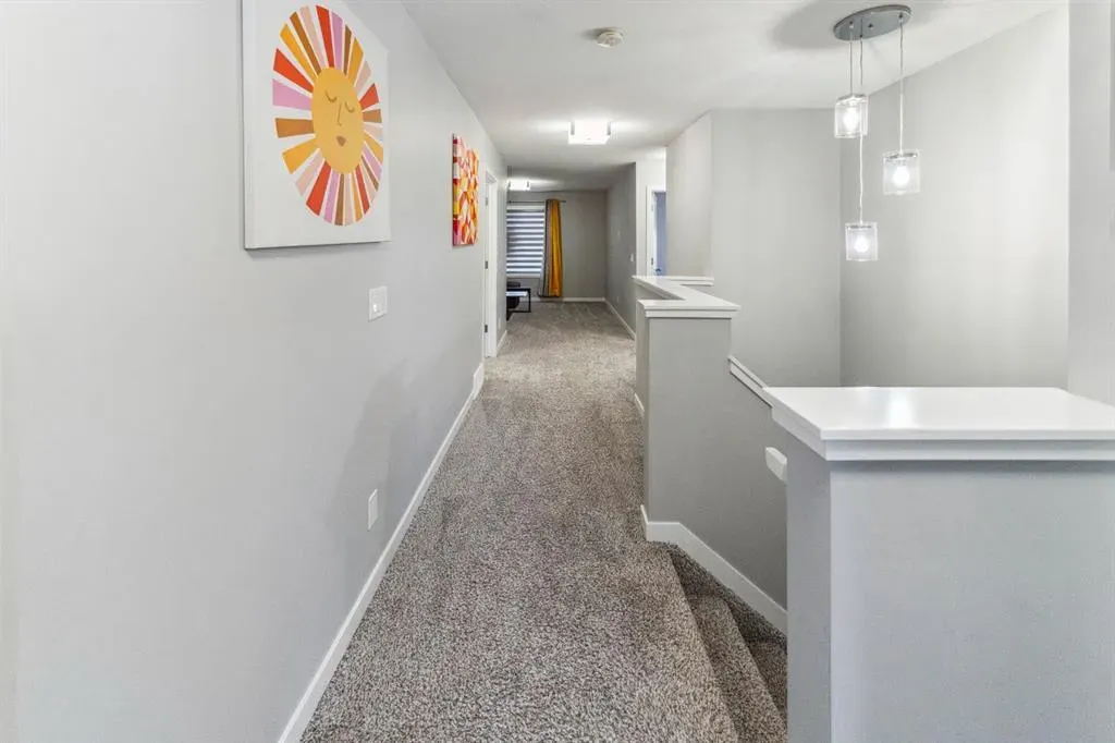 428 Chinook Gate Square