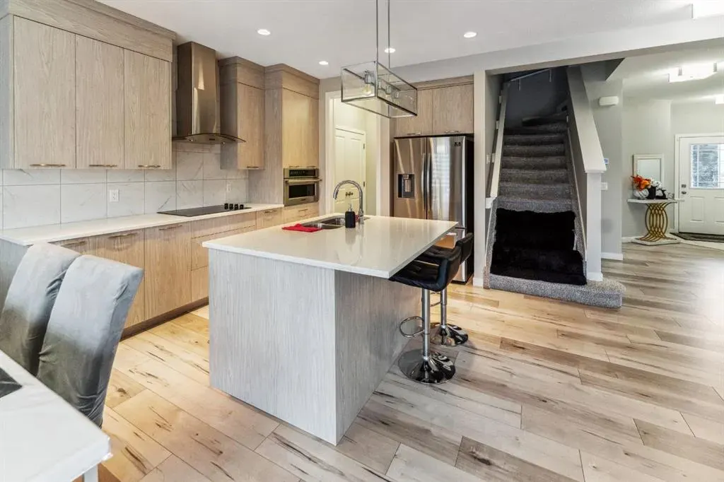 428 Chinook Gate Square