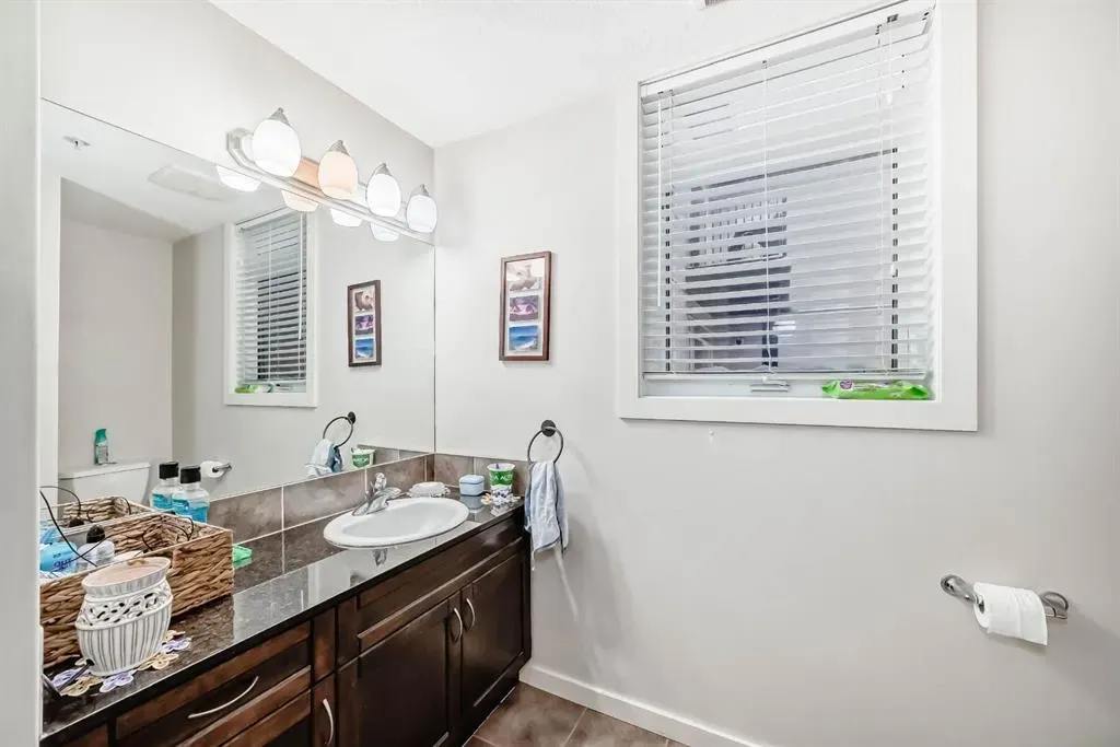 141 Mountain Street NW, #204