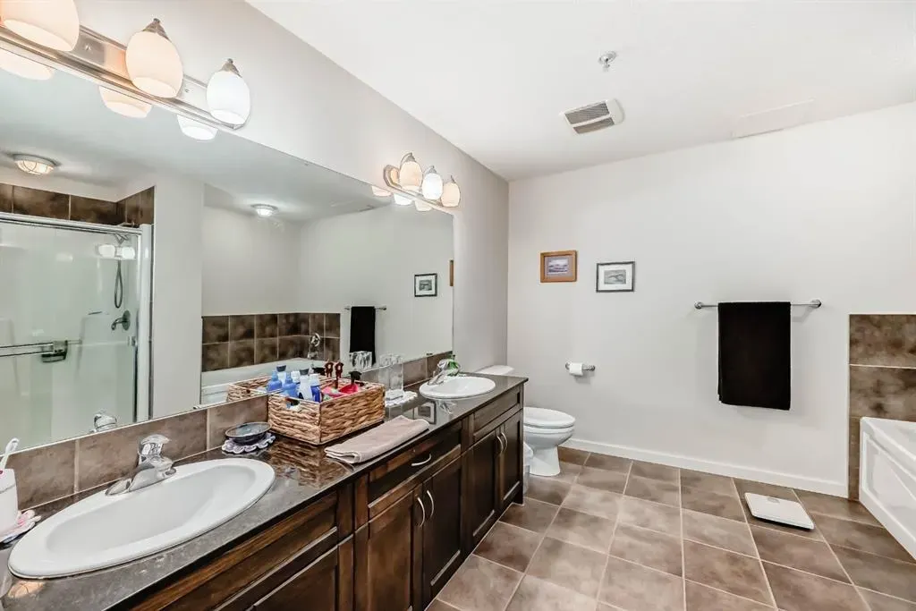 141 Mountain Street NW, #204
