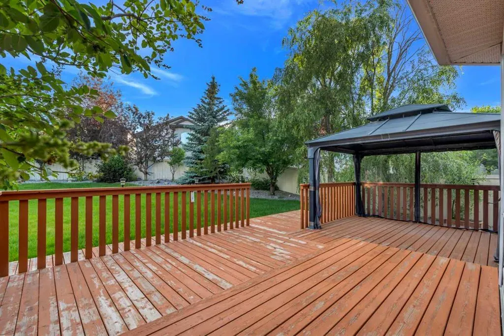 60 Citadel Peak Mews NW