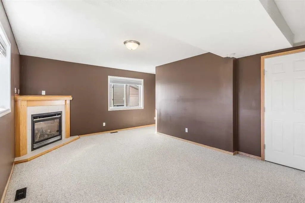39 Saddlemont Manor NE