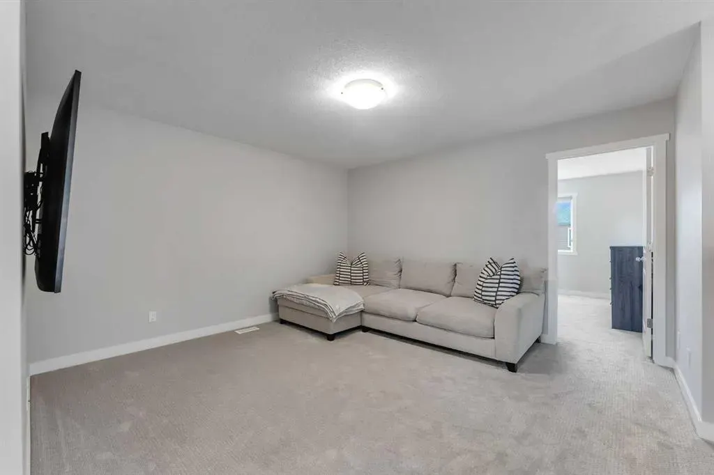 39 Savanna Way NE