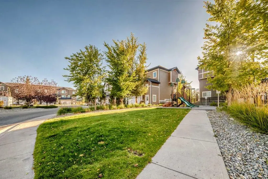 61 Nolan Hill Boulevard NW