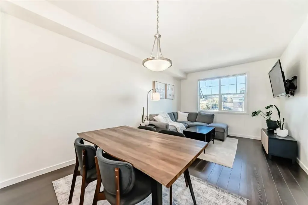 61 Nolan Hill Boulevard NW