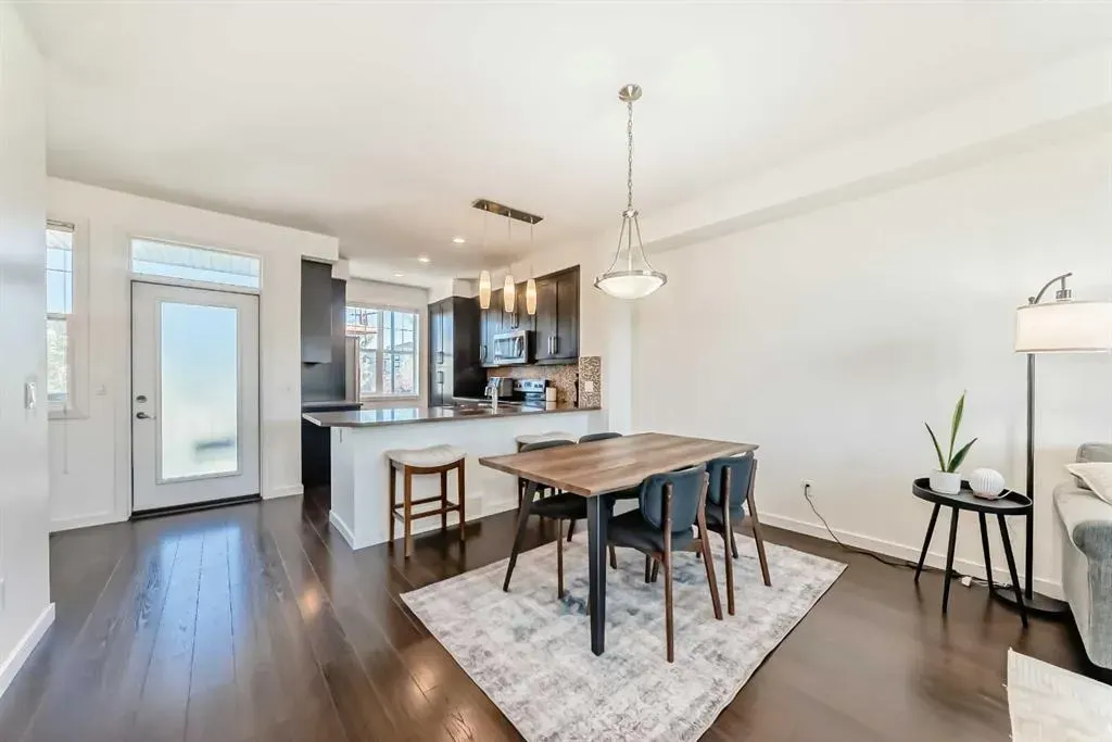 61 Nolan Hill Boulevard NW