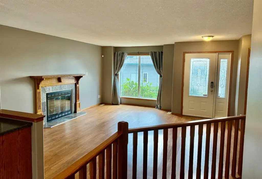 1121 18A Street Crescent