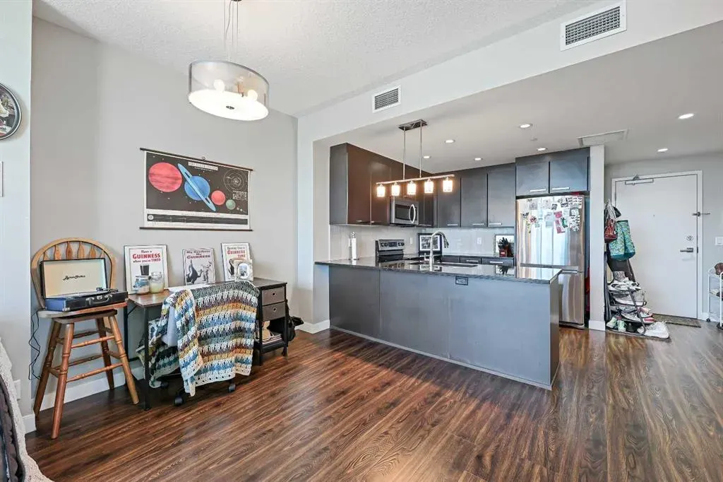 225 11 Avenue SE, #802