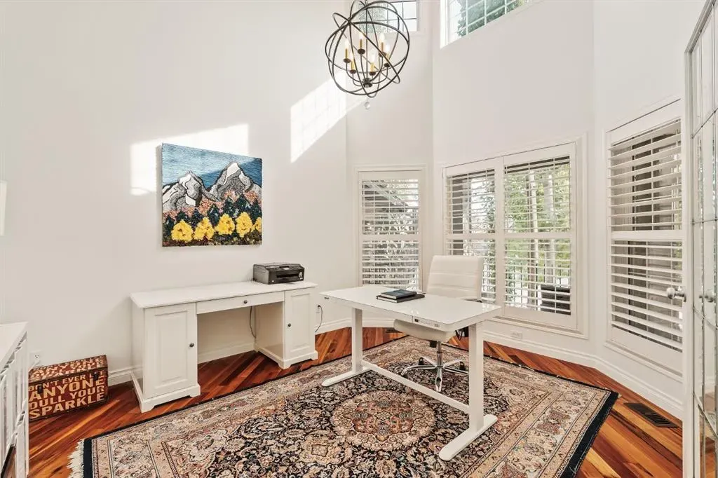 115 Cougar Plateau Circle SW