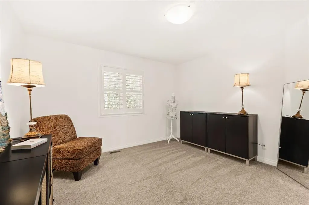 115 Cougar Plateau Circle SW