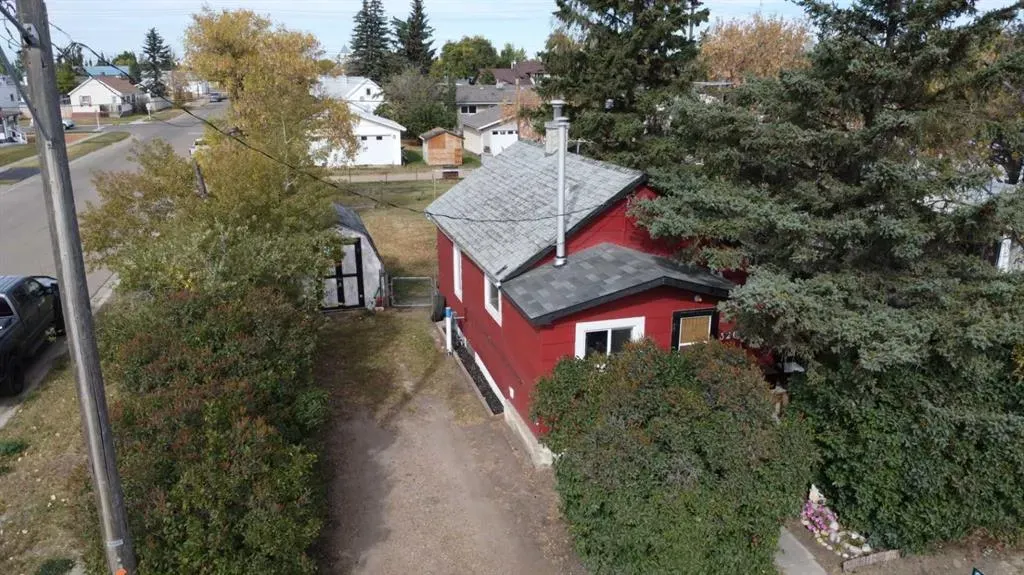 320 Railway Avenue