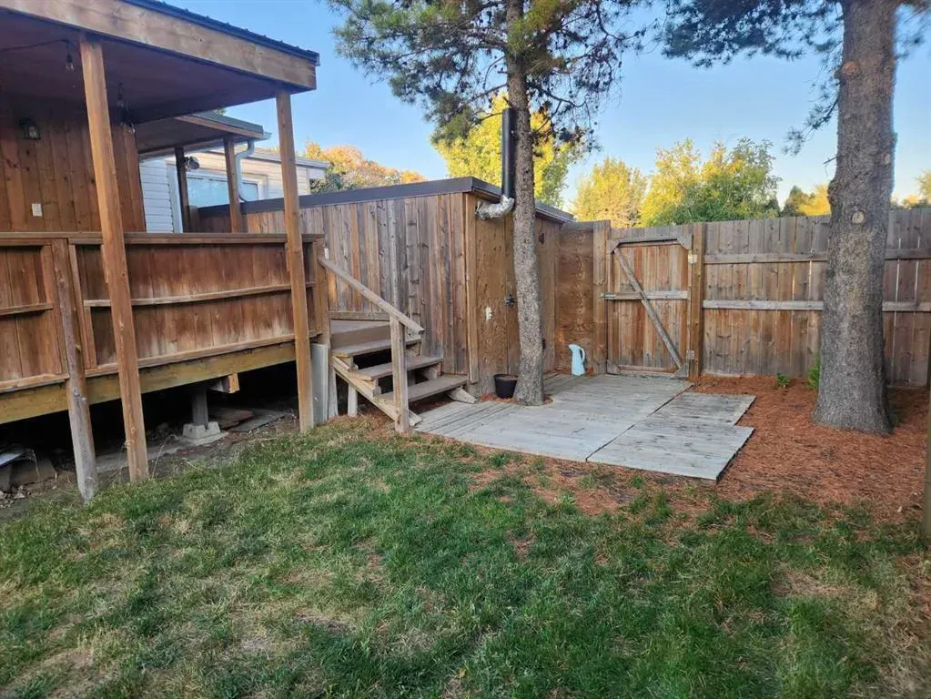 6228 49 St