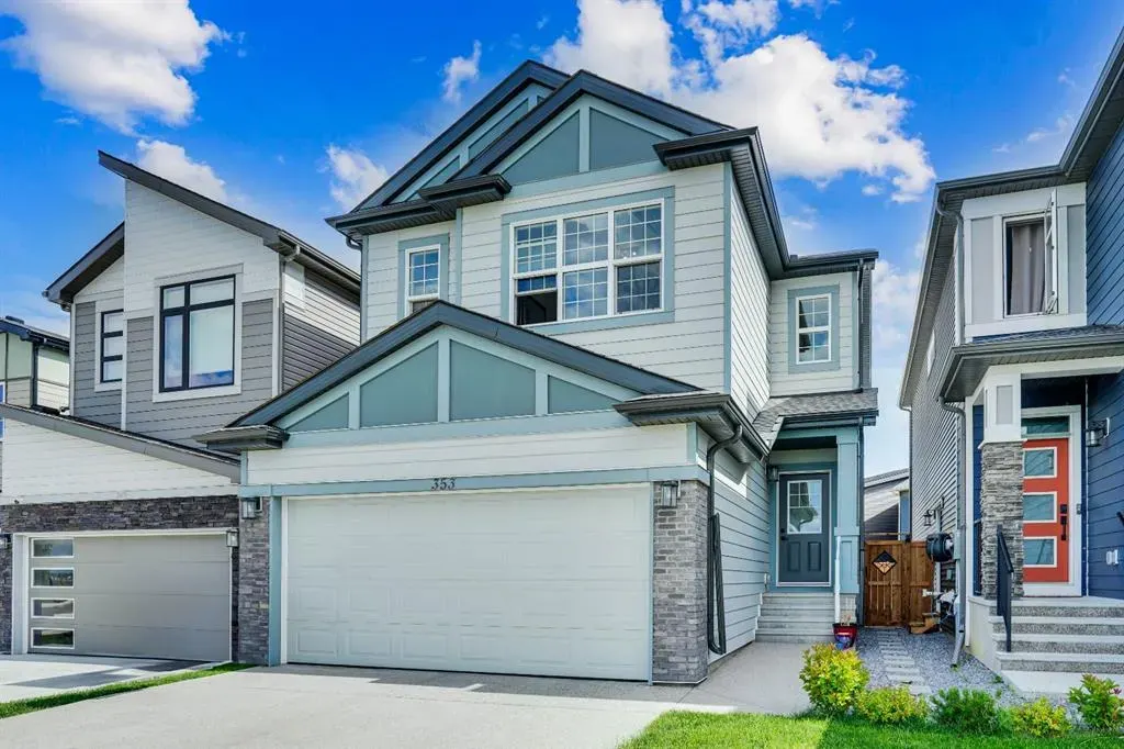 353 Walcrest View SE